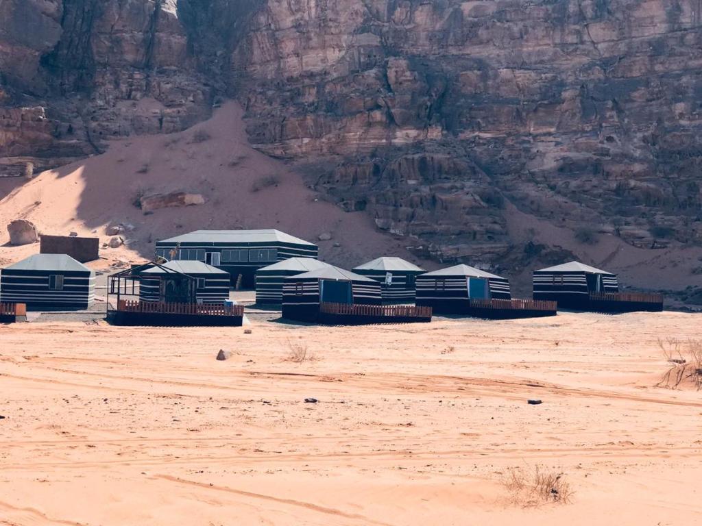 Desert Magic Camp & Resort Вади Рум Екстериор снимка