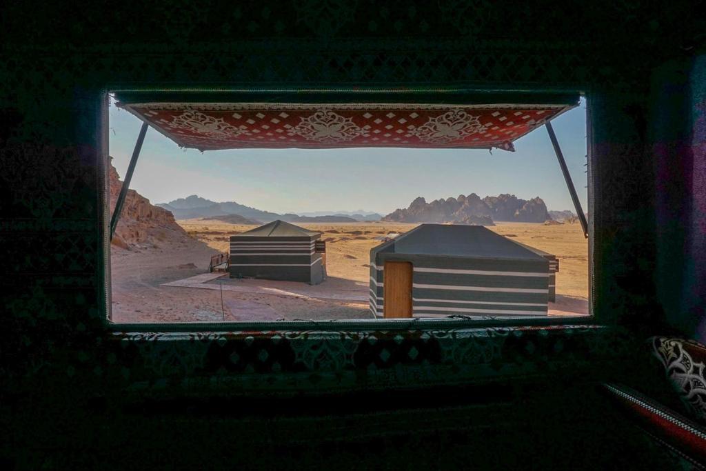 Desert Magic Camp & Resort Вади Рум Екстериор снимка