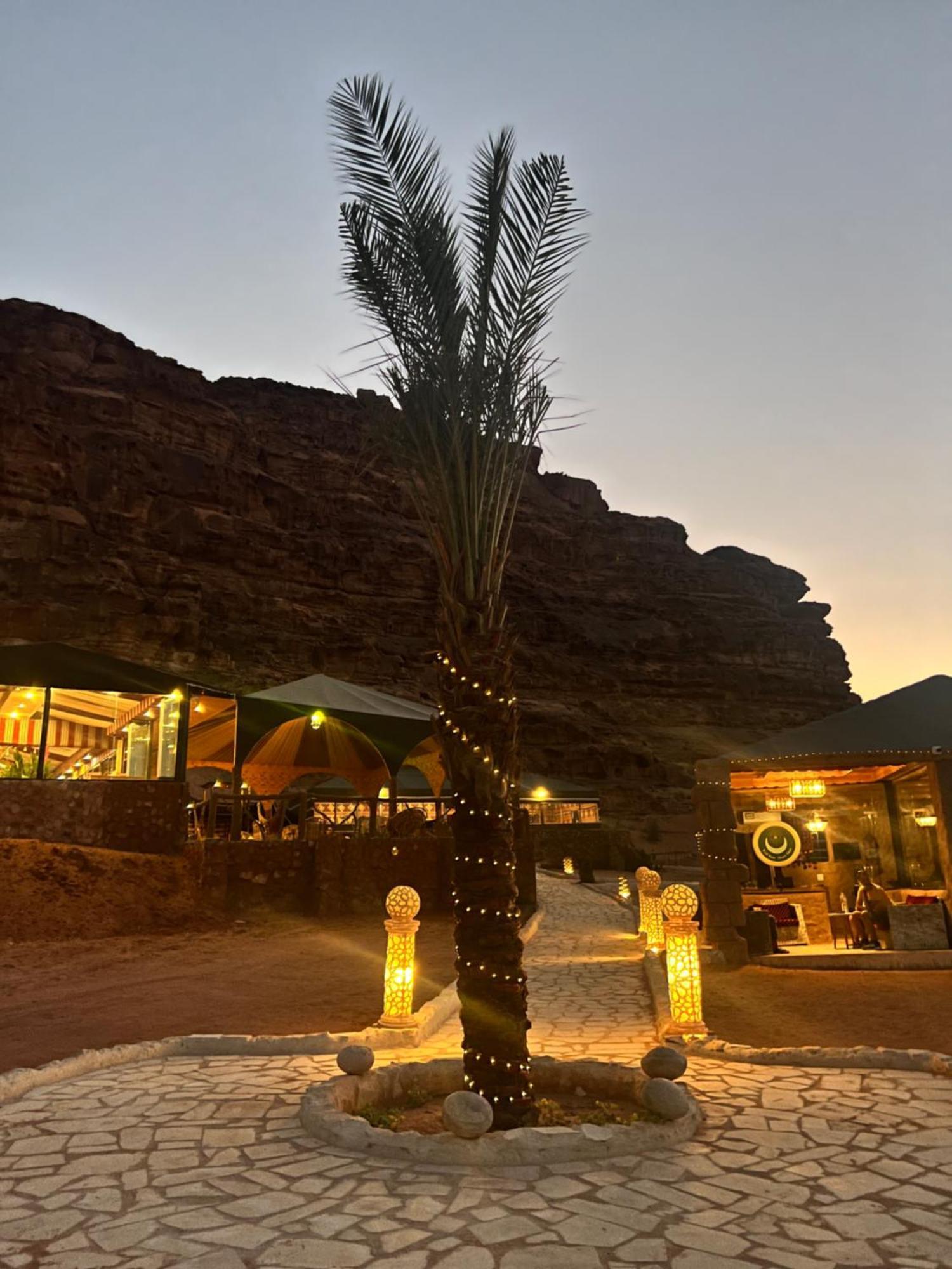 Desert Magic Camp & Resort Вади Рум Екстериор снимка