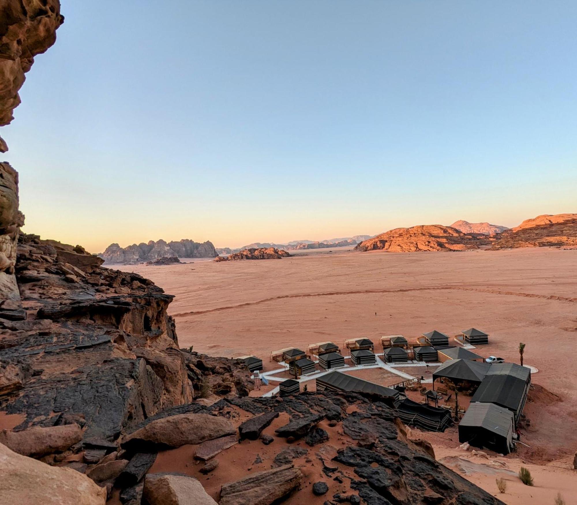 Desert Magic Camp & Resort Вади Рум Екстериор снимка