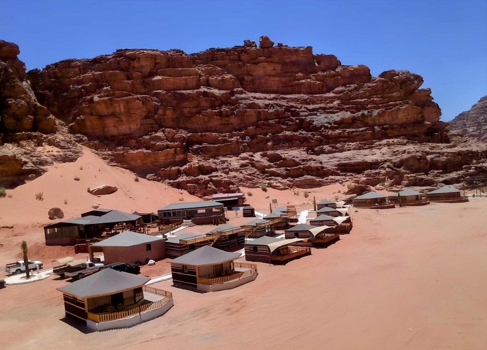 Desert Magic Camp & Resort Вади Рум Екстериор снимка