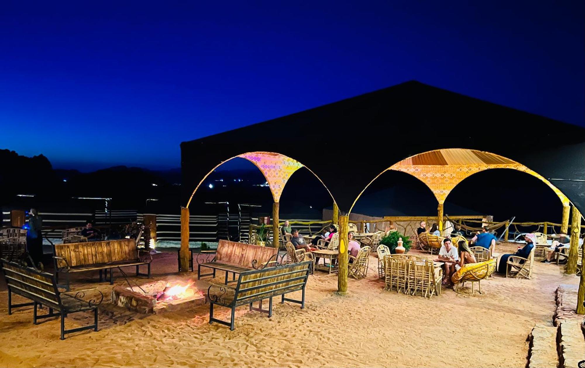 Desert Magic Camp & Resort Вади Рум Екстериор снимка